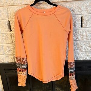 🧡Free People Coral Long Sleeve Top with Patterned Cuffs🧡